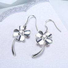 18K White Gold Plated Curved Clover Earring