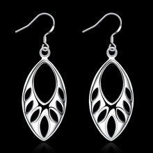 18K White Gold Plated Hollow Cut Ovular Earring