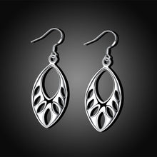 18K White Gold Plated Hollow Cut Ovular Earring