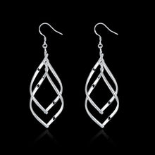 18K White Gold Plated Spiral Interlocking Earring